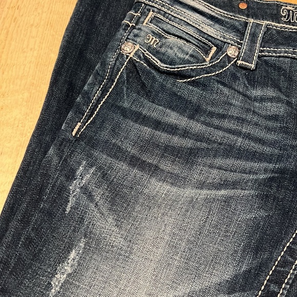 💚 Cute Miss Me Boot Cut Jeans! - Picture 2 of 7